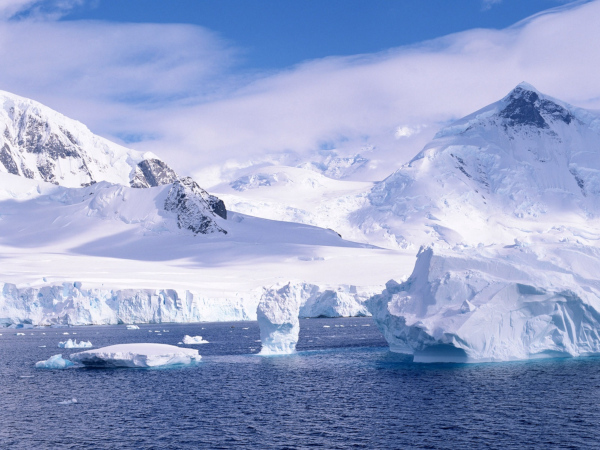 В Арктике зафиксировано аномальное таяние льда