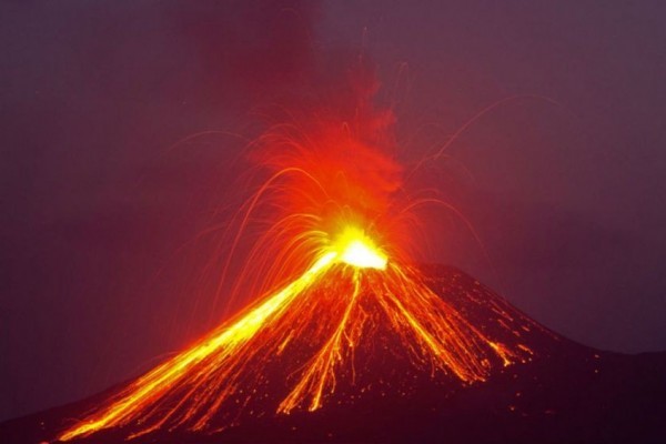 Мощнейшее извержение вулкана Кракатау в 1883 году убило более 36 тысяч человек