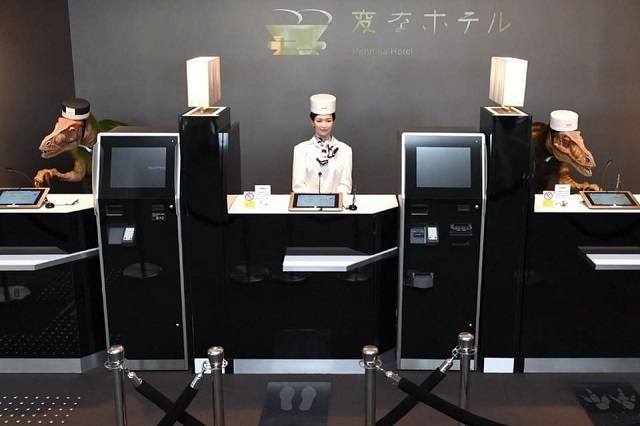 Японский отель уволил половину роботов-сотрудников