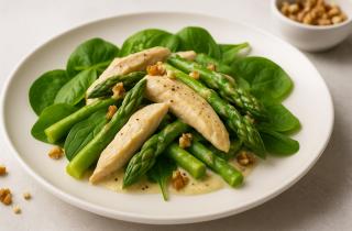 Кто сказал, что полезная еда не может быть вкусной? Этот салат доказывает обратное