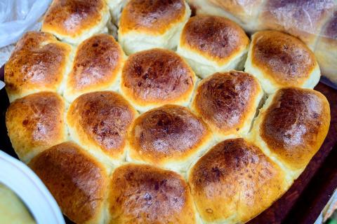 Северные пирожки с курицей и шишками хмеля согревают лучше чая