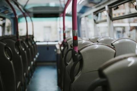 В Госдуме предложили сделать проезд для школьников бесплатным в городском транспорте
