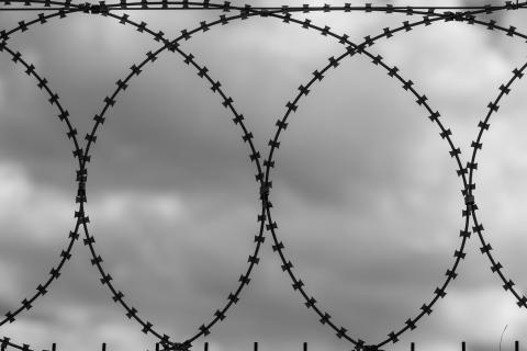 В Магадане мужчина предстанет перед судом за попытку насильственных действий над женщиной — СК