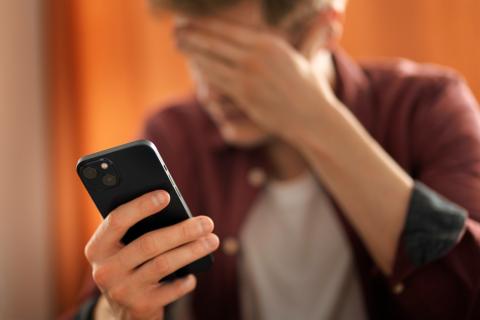 Операторы связи попросили Минцифры упростить выдачу SIM-карт иностранным туристам в России