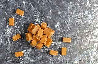 Натуральная карамель за 20 минут: рецепт, который заменит фабричные сладости