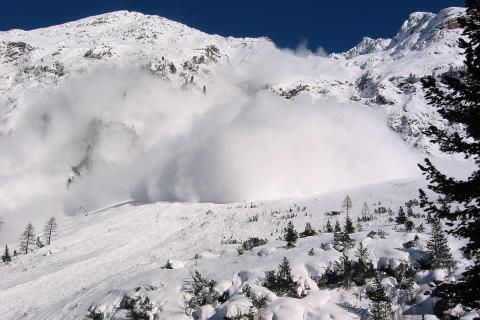 В Кировске запланировали принудительный спуск лавин 31 декабря