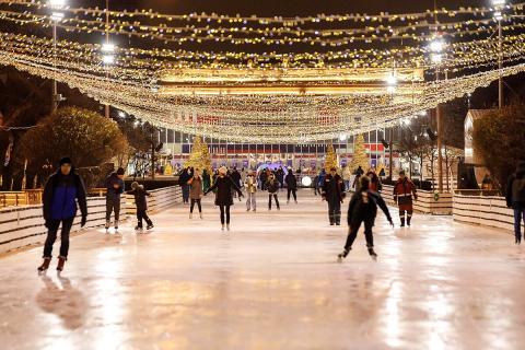 Дети осваивают катание на коньках с трёх лет — тренер Раевский