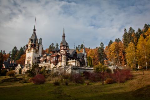 Лучшие маршруты по замкам Европы: от Франции до Карпат за 14 дней