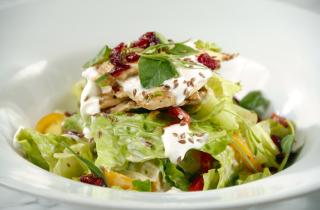 Как приготовить ресторанный салат дома — просто, быстро и без лишней возни