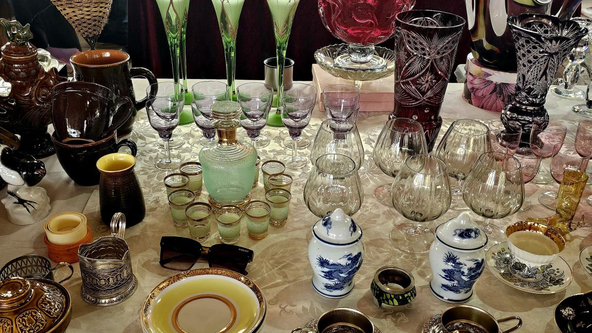 Блошиный рынок "Вернисаж" 