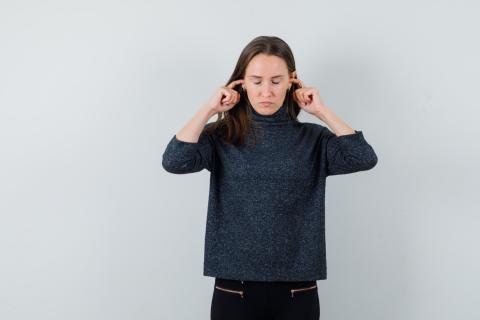 Люди с тиннитусом реагируют на звуки как на угрозу — журнал ST Medicine