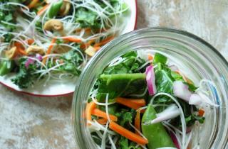 Нут повысил сытность зимнего веганского салата — диетологи