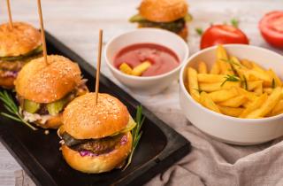 Дичь в фастфуде: почему бургер из косули выглядит как грех, но полезен как салат