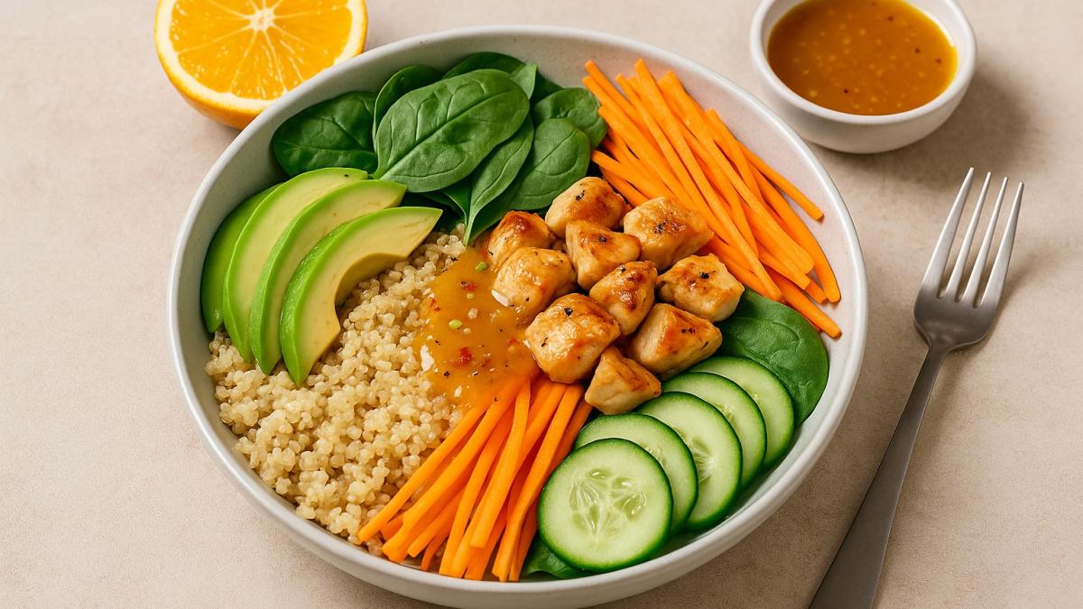 Боул с курицей и апельсиновым соусом Боул с курицей и апельсиновым соусом