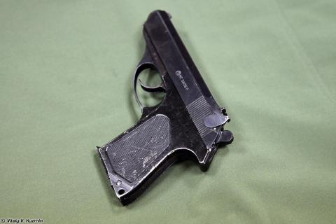 Поисковик-нелегал погиб в Карелии после находки пистолета и останков немецкого офицера