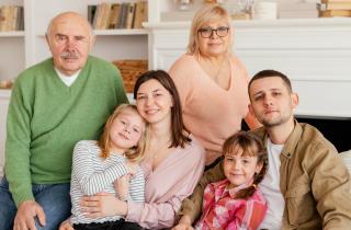 Родителям хотят добавить стаж: отпуск по уходу за ребёнком могут включить в пенсию