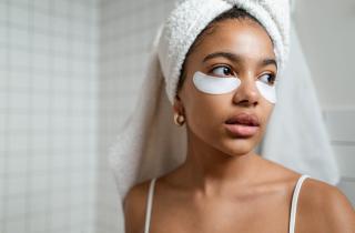 Почему в ноябре взгляд теряет свет: кожа вокруг глаз первой реагирует на холод и сухость