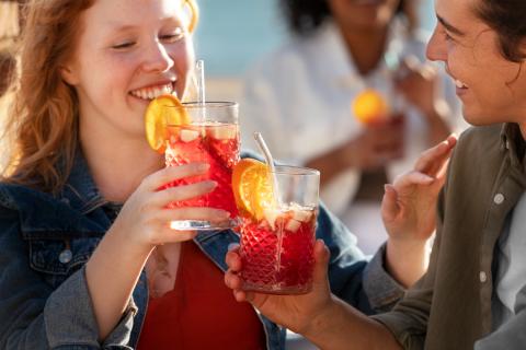 Бутылка в день и ещё сверху: как отдыхающие в Крыму переплюнули другие курорты по алкоголю