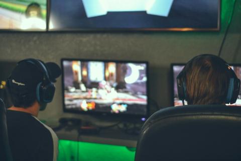 Из-за компьютерной игры школьник оказался в полиции
