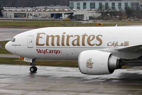 Как работают бортпроводницы Emirates: запреты и дисциплина