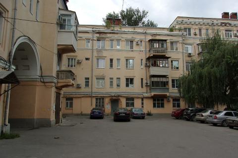 Пенсионерка 25 лет собирала хлам и мусор в квартире