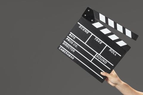 Ээкстраверты чаще выбирают фильмы ужасов, а интроверты — драмы