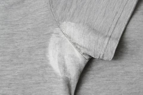 Запах детства и страхи родителей: врачи развенчали мифы о детских дезодорантах