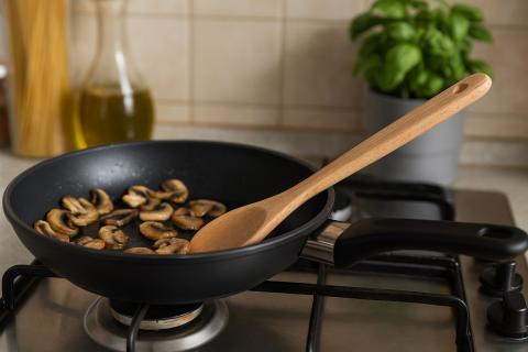 Кулинарные эксперты: жаркое с белыми грибами остаётся классикой русской кухни