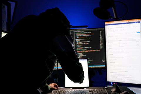 Жительницу Саратова оставили без жилья из-за телефонного обмана