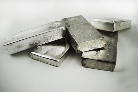 Цена серебра может вырасти до 1000 долларов за унцию — эксперт Хазанов