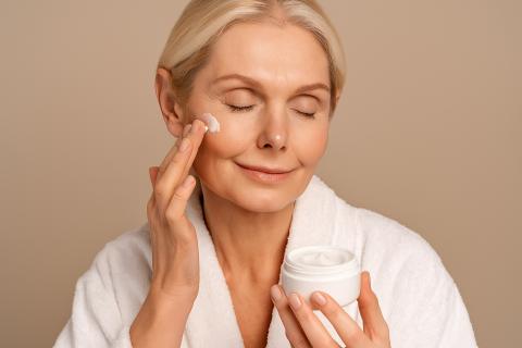 Поняла, почему кожа страдает даже после дорогих кремов: всему виной незнание биологии