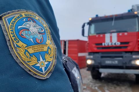 В Елизово спасатели помогли ребёнку, запершемуся в квартире