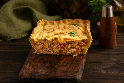 Кулебяка с рыбой и ягодами — поморский рецепт удивляет