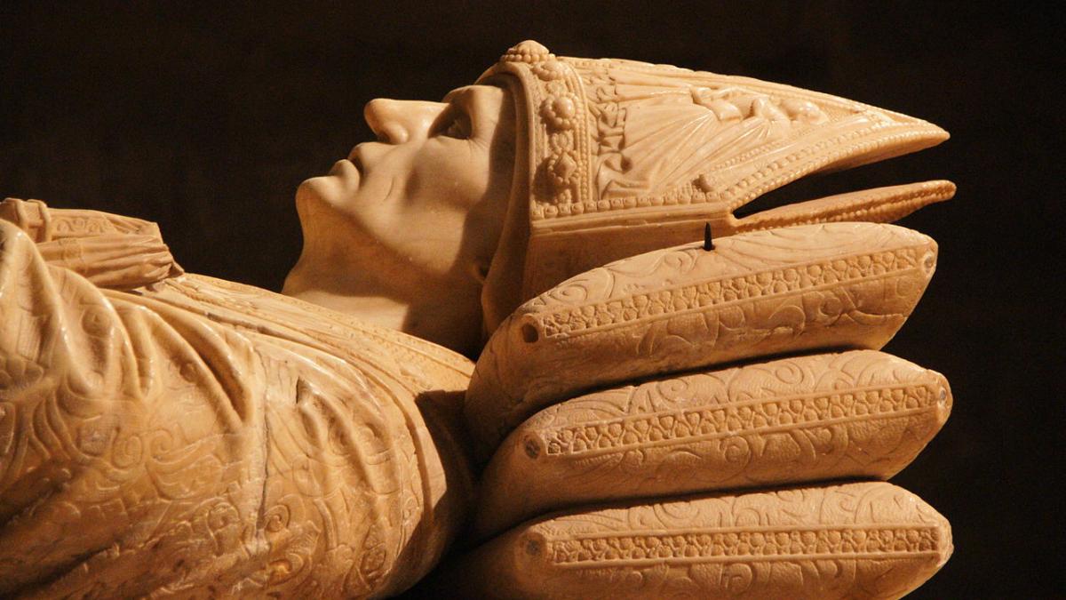 Деталь гробницы кардинала Хуана де Сервантеса (1382-1453)