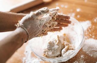 Баурсаки готовят к праздникам и семейным встречам — Едим дома