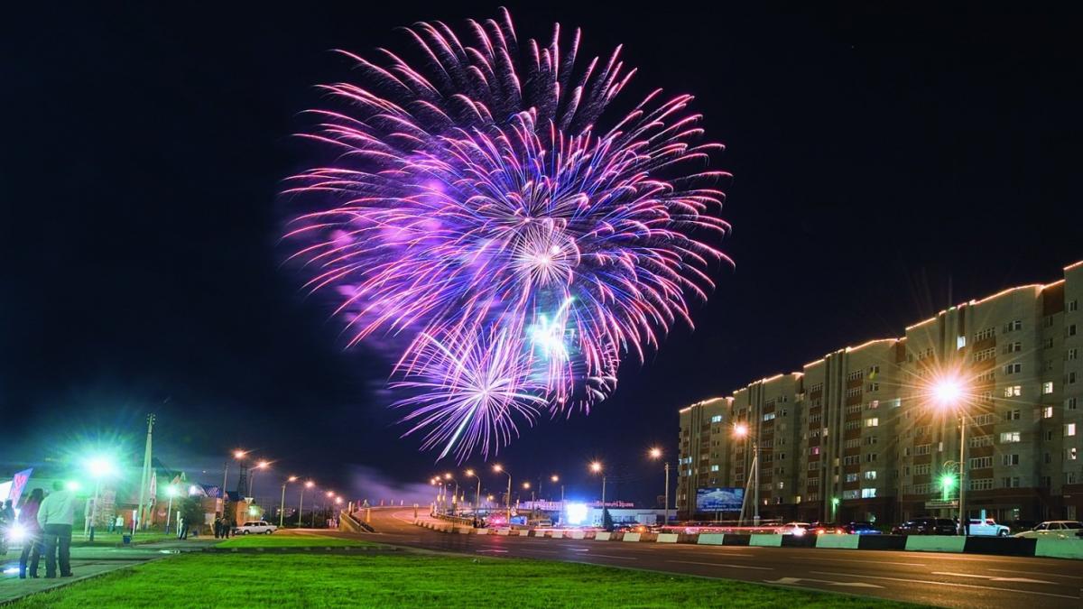 Fireworks (Novy Urengoy) Fireworks (Novy Urengoy)