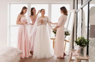 Корсетные силуэты с мягкими косточками вошли в осенние свадебные тренды — дизайнеры