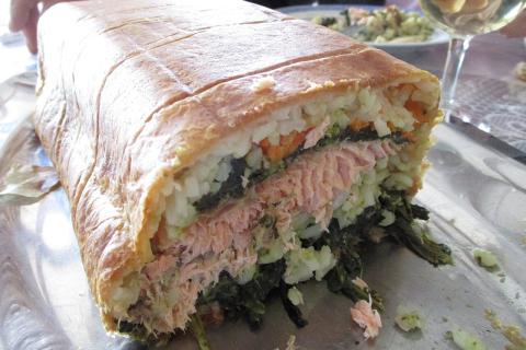 Дрожжевое тесто удержало сочность кулебяки — кулинары