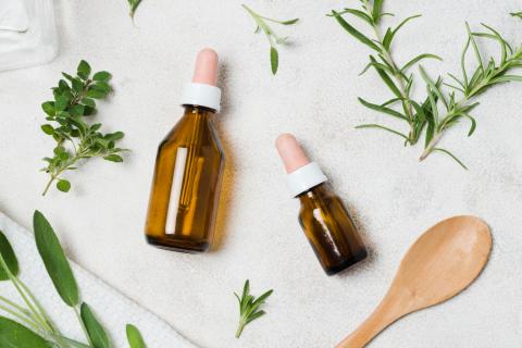 Почему мы продолжаем использовать старинные рецепты красоты?