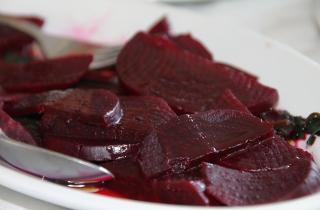 Запечённая свекла сохранила плотность тартару — повара