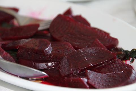 Запечённая свекла сохранила плотность тартару — повара