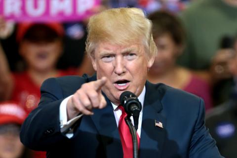 Жителя Сургута оштрафовали на 90 тысяч рублей за комментарий о Трампе и Урале