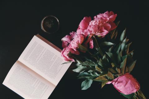 Книги творят с людьми странное: как страницы учат любить свои недостатки