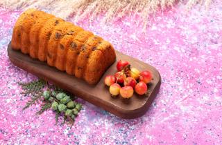 Морковный корж приобрёл яркий цвет за счёт натуральной сладости — эксперты кухни