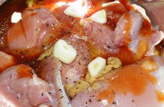 Курица стала мягче после тушения в белом вине — кулинары