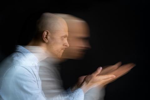 Исследование: мозг при шизофрении реагирует на внутреннюю речь как на внешний звук