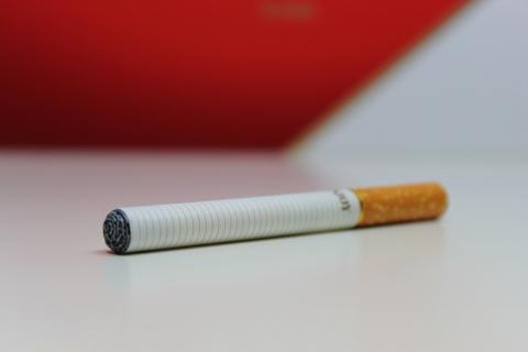 Без кассы — без бизнеса: как в России будут бороться с табачной тенью