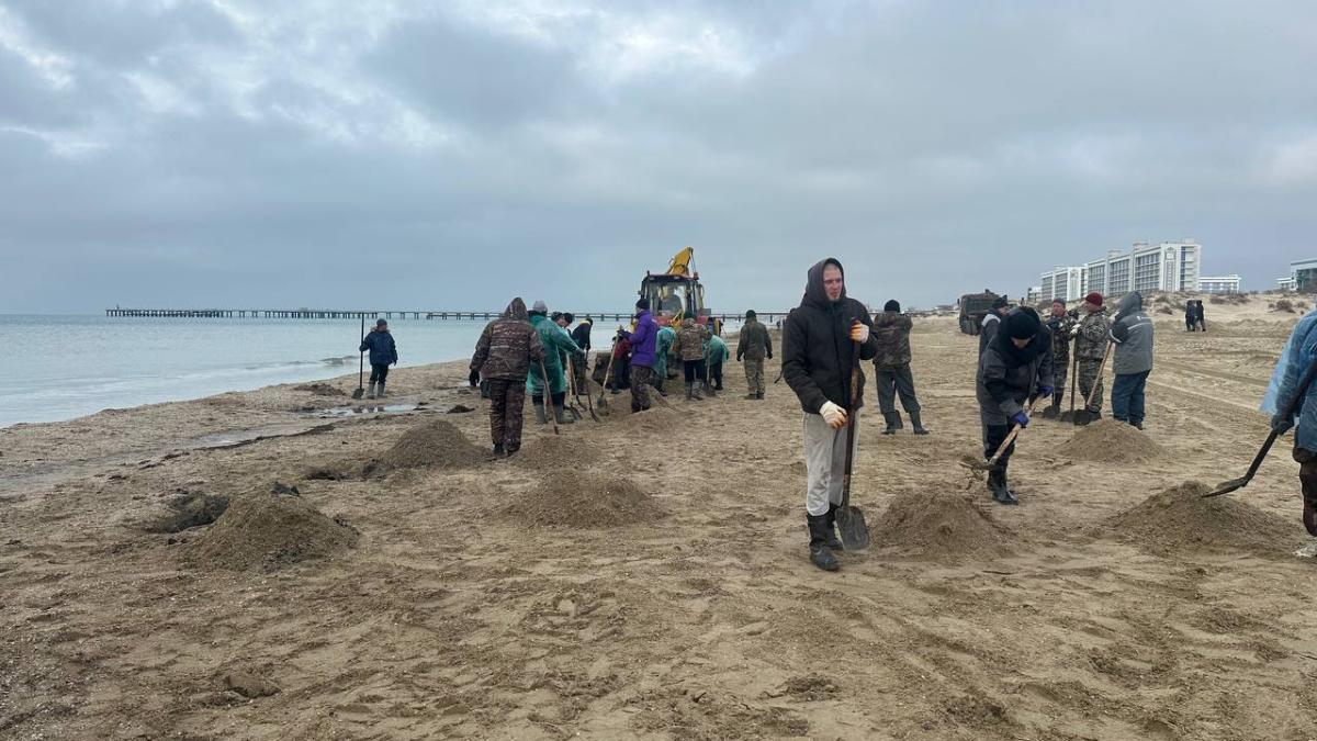 Волонтеры чистят пляжи Анапы