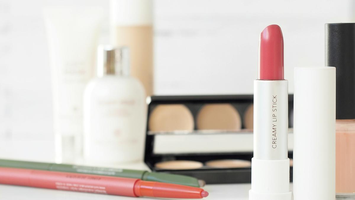 Помада и карандаш для губ Помада и карандаш для губ