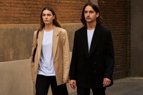 Vogue US и Another Man сообщили о тренде fluid form — гендерно-нейтральной моде 2025 года